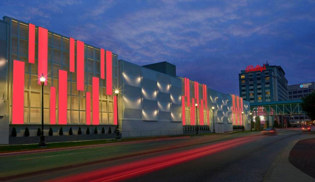 Bally'S Evansville Casino & Hotel Exterior photo