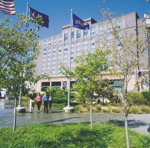 Bally'S Evansville Casino & Hotel Exterior photo